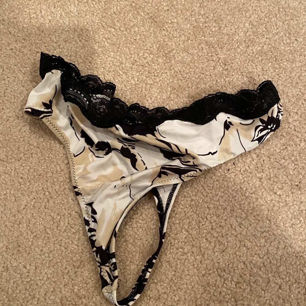 3 things small n floral size 6